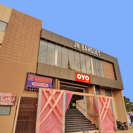 Flagship Jn Rooms And Banquet Gonda Exterior photo